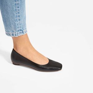 NWOT Everlane The 90’s Flat in Black